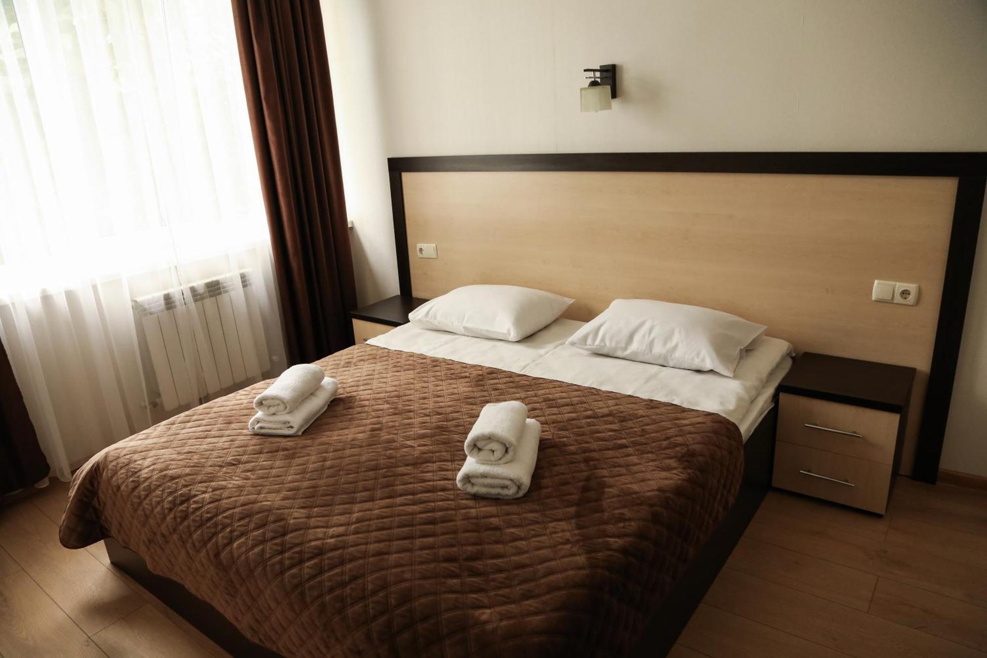 Hotel Koral Chernivtsi Exterior photo