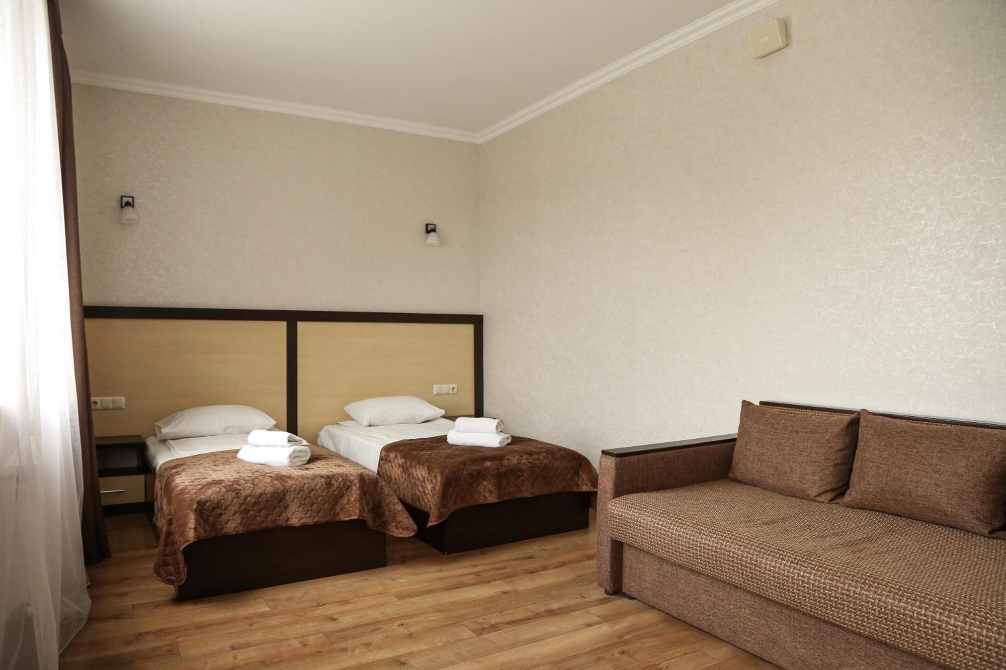 Hotel Koral Chernivtsi Exterior photo